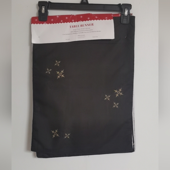 Mainstream Polar Bear Table Runner Holiday Snowflake 13X72 - Picture 2 of 7